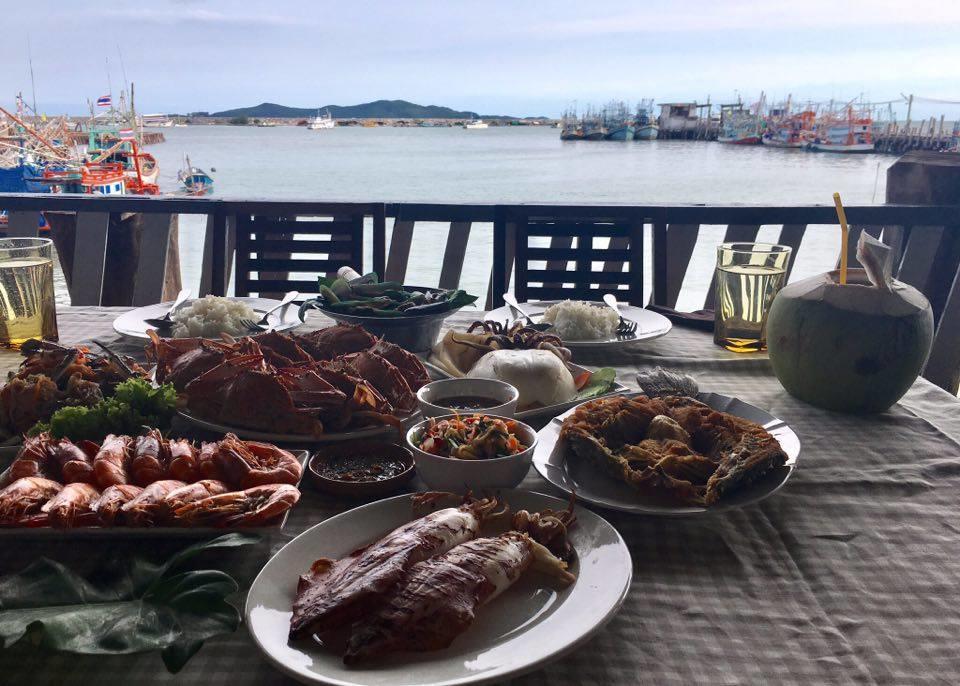 I Na Seaview Vandrarhem Rayong Exteriör bild